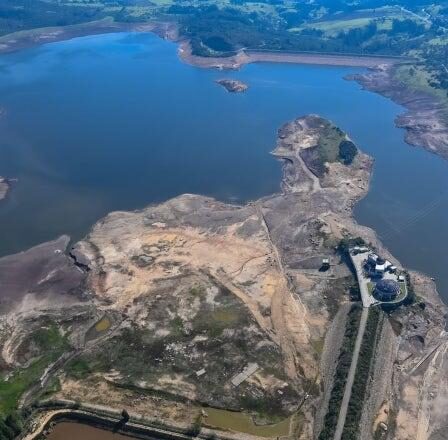 COCA-COLA SE ROBA EL AGUA EN BOGOTÁ