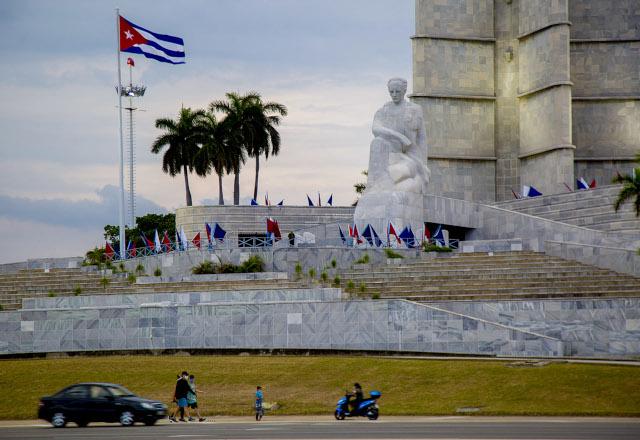 Cuba socialista y revolucionaria