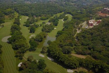 Club Campestre tierra de ricos, paraíso ejidal