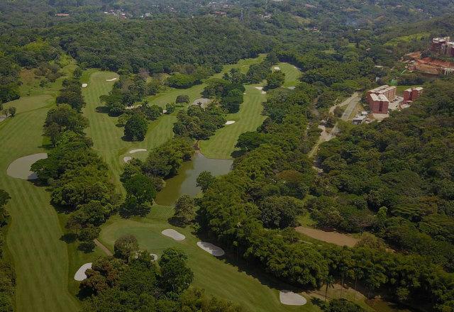 Club Campestre tierra de ricos, paraíso ejidal