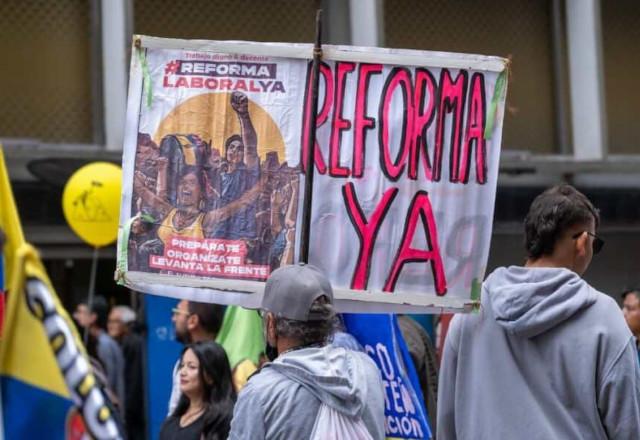 Consulta Popular de Petro, la ruidosa pantomima democrática