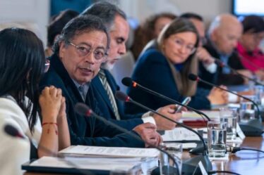 Colombia en su laberinto: el entreguismo progresista y el contraste en las fronteras