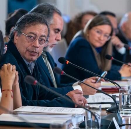 Colombia en su laberinto: el entreguismo progresista y el contraste en las fronteras