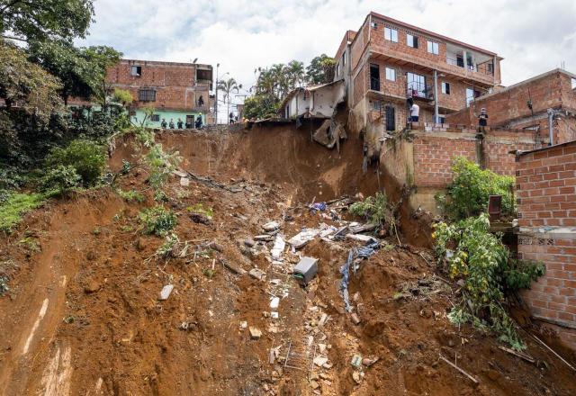 Deslizamientos, muertes y despojos: Medellín una ciudad de espaldas a su gente