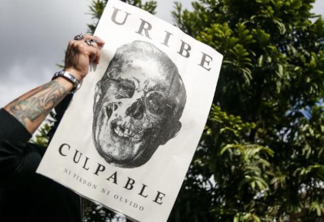 Uribe condenado, pero la deuda con las víctimas sigue intacta