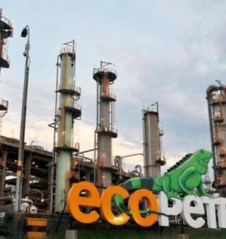 Petróleo del pueblo, ganancias de unos pocos